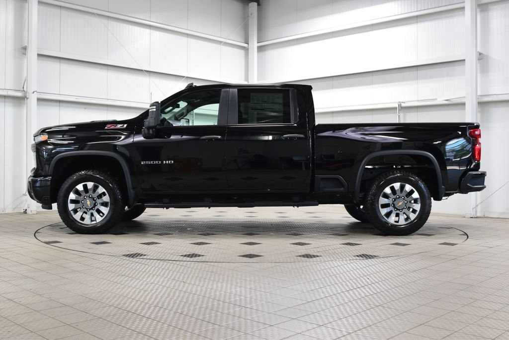 New 2026 Chevrolet Silverado 2500 Custom w/ Custom Value Package AWD/4WD image 4