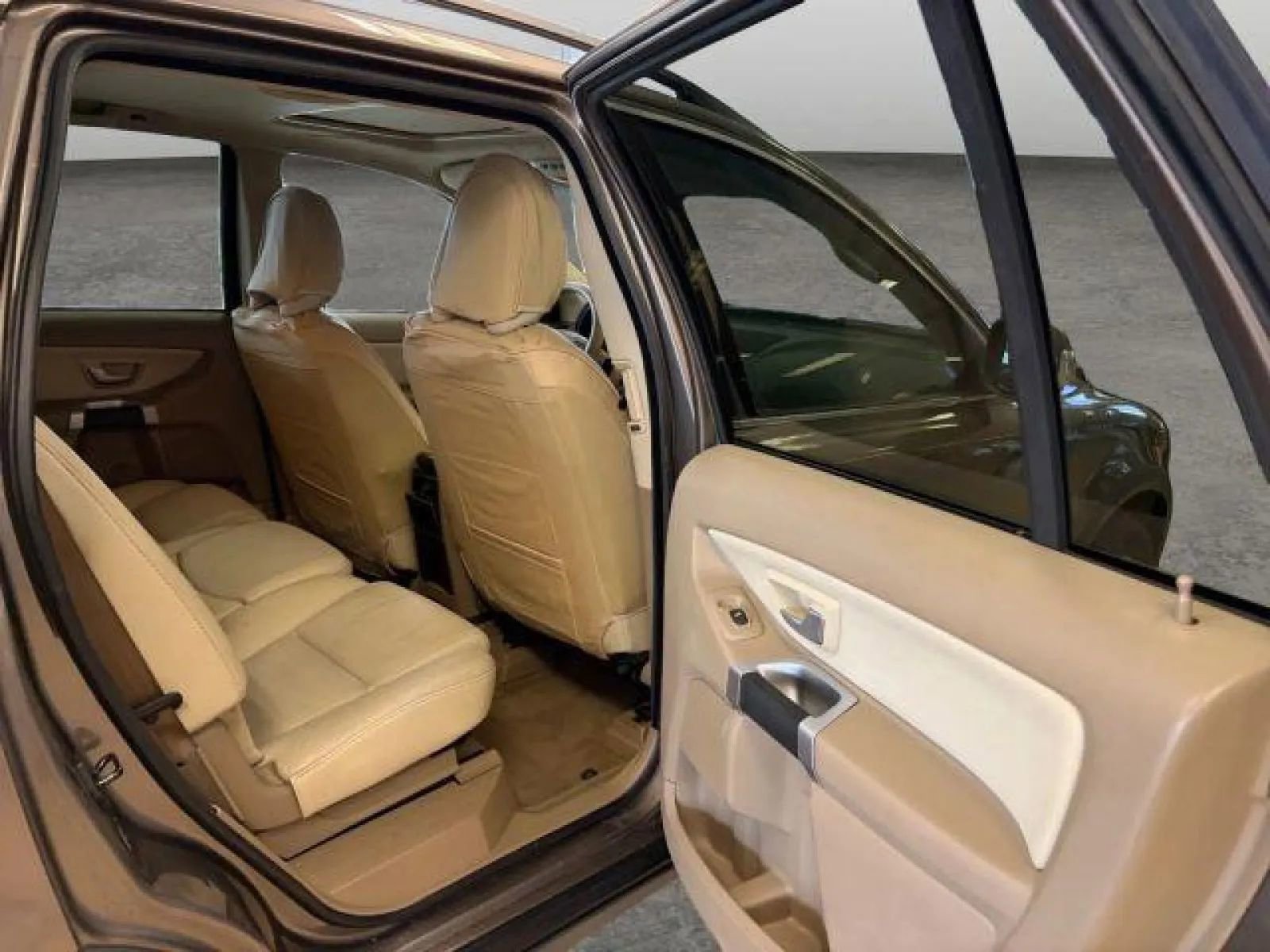 Used 2010 Volvo XC90 3.2 image 14
