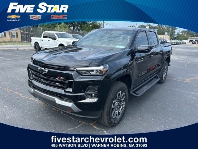 Used 2024 Chevrolet Colorado Z71 w/ Z71 Convenience Package 2
