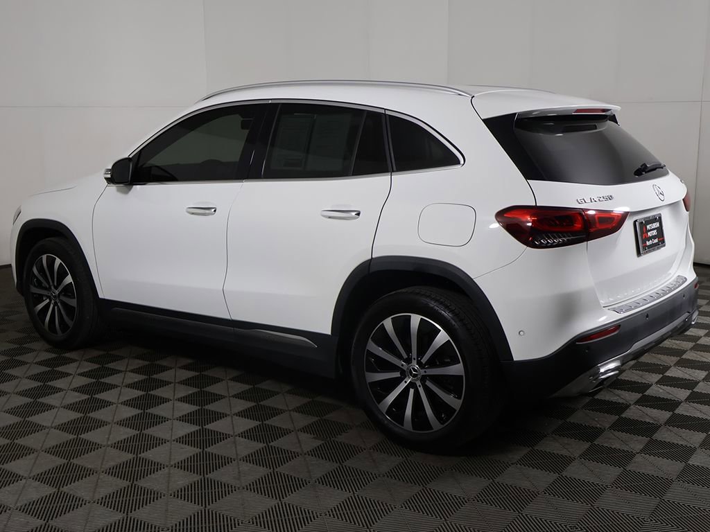Used 2023 Mercedes-Benz GLA 250 4MATIC w/ Premium Package image 12