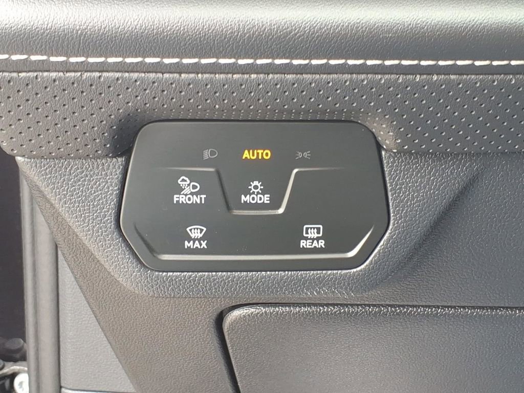 Used 2024 Volkswagen Atlas SEL Premium R-Line AWD/4WD image 18