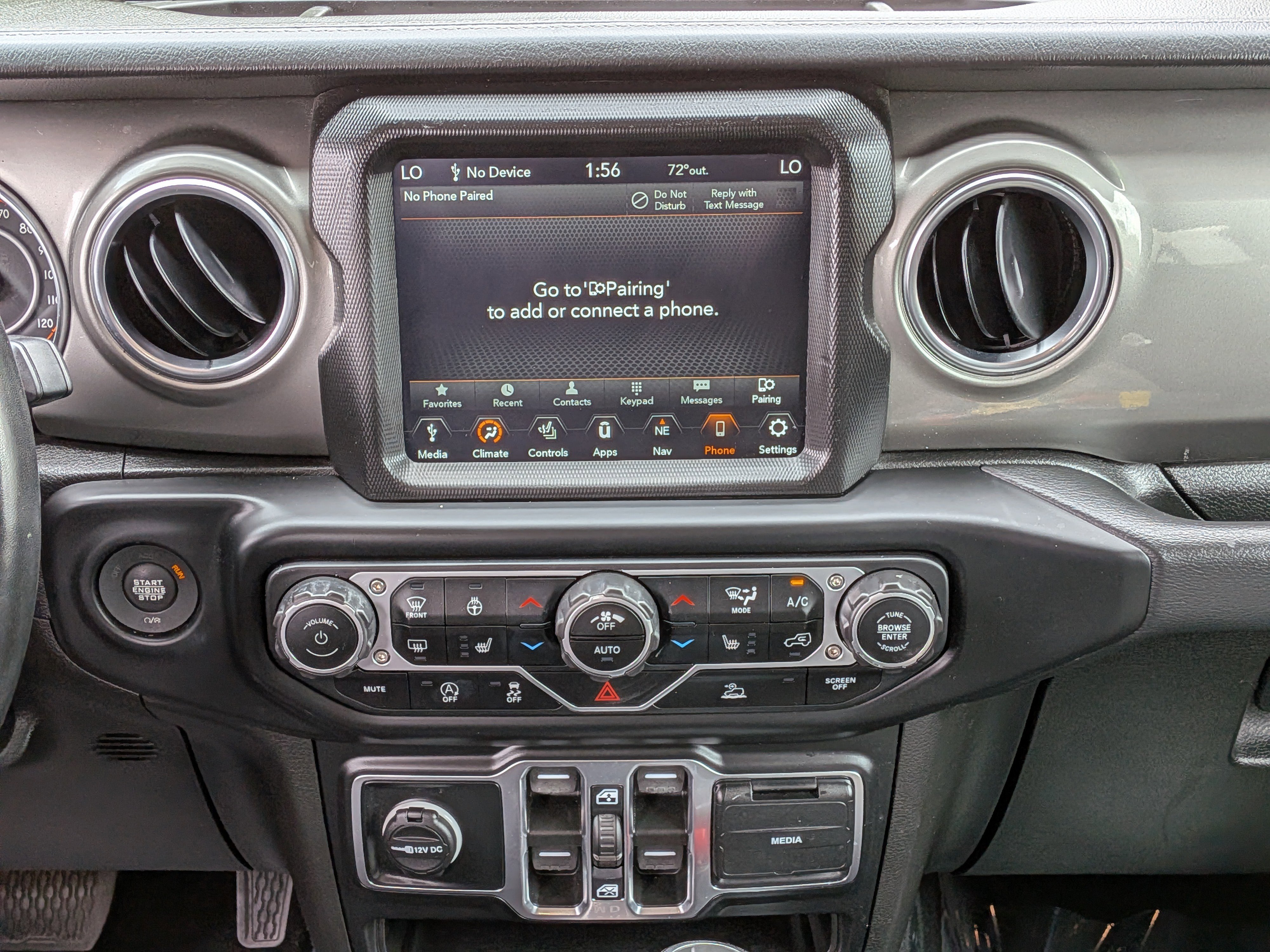 Used 2022 Jeep Gladiator Overland w/ Cold Weather Group image 19