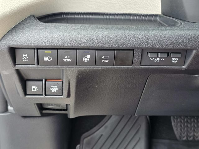 Used 2023 Toyota Sienna Platinum FWD image 16
