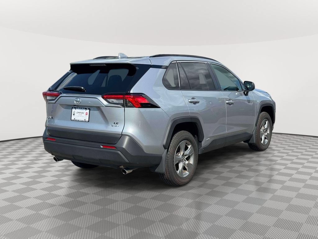 Used 2025 Toyota RAV4 LE AWD/4WD image 7