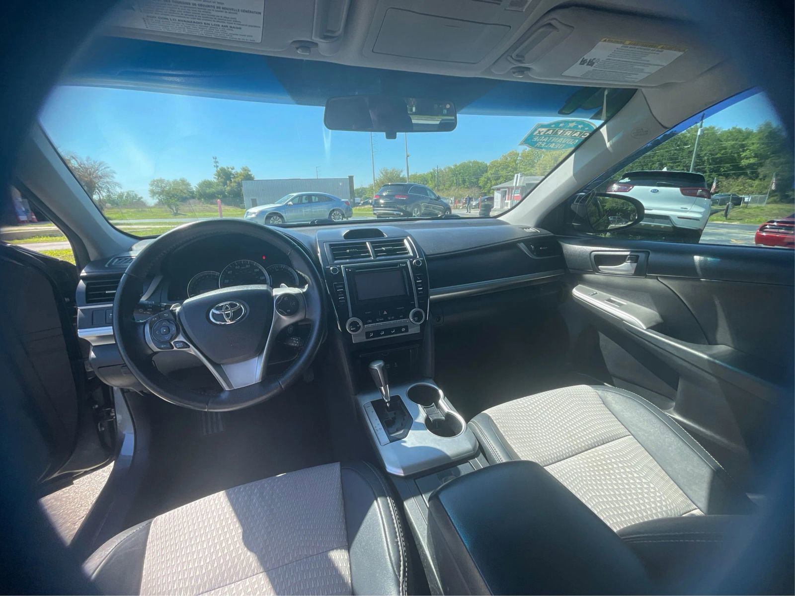 Used 2014 Toyota Camry SE image 23