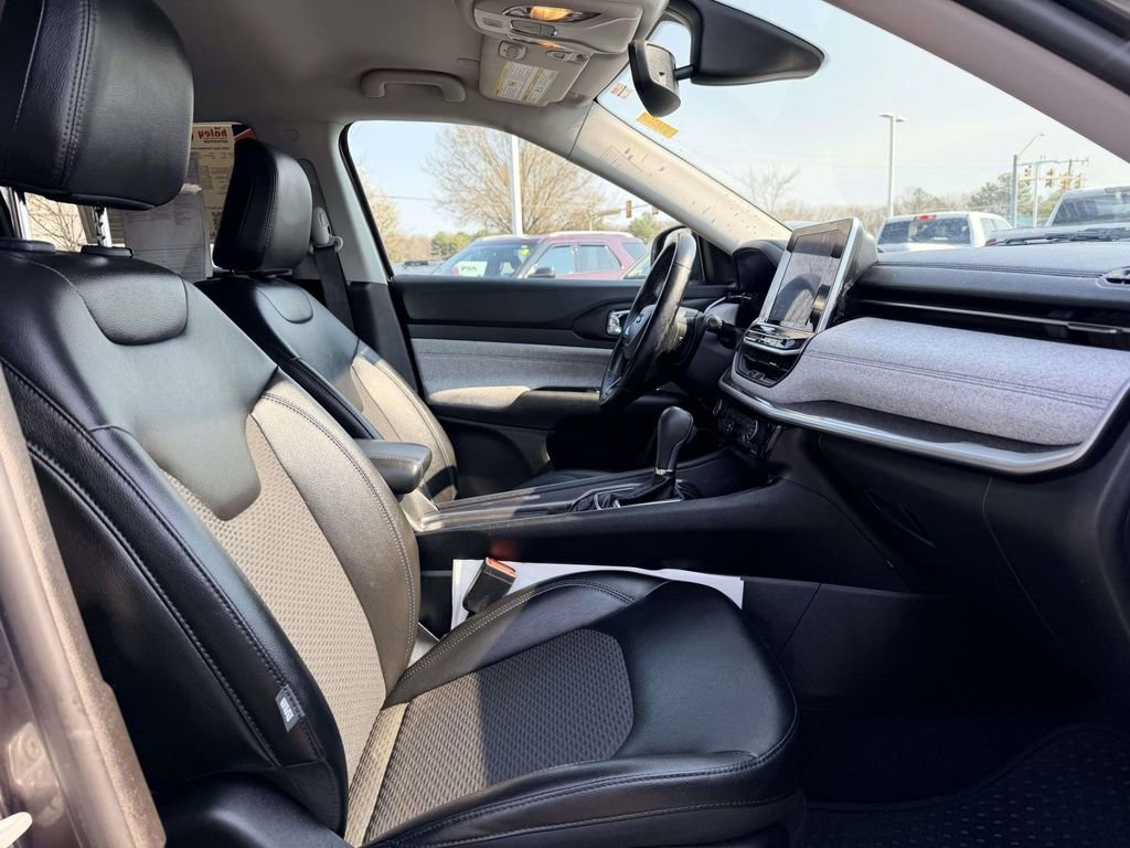 Used 2022 Jeep Compass Latitude w/ Convenience Group image 12