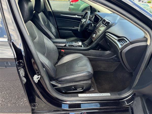 Used 2020 Ford Fusion Titanium FWD image 15