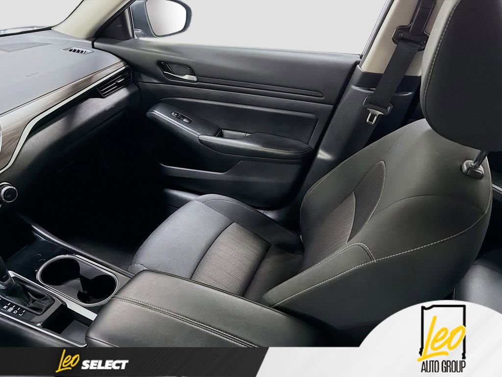 Used 2024 Nissan Altima 2.5 SV image 21