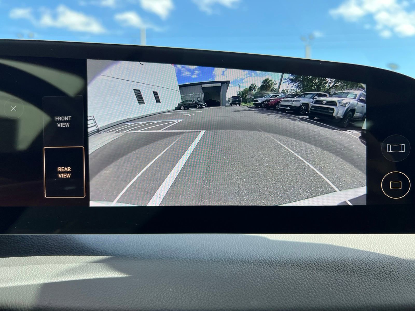 Used 2023 Lucid Air Touring image 37