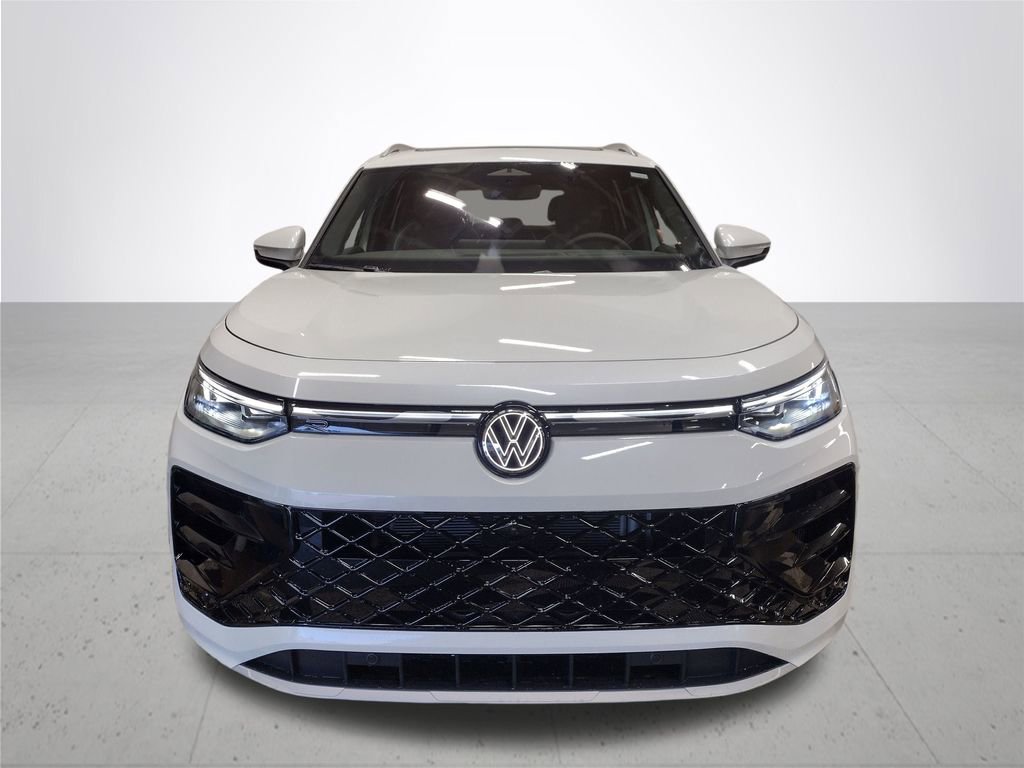 New 2026 Volkswagen Tiguan SEL R-Line image 3