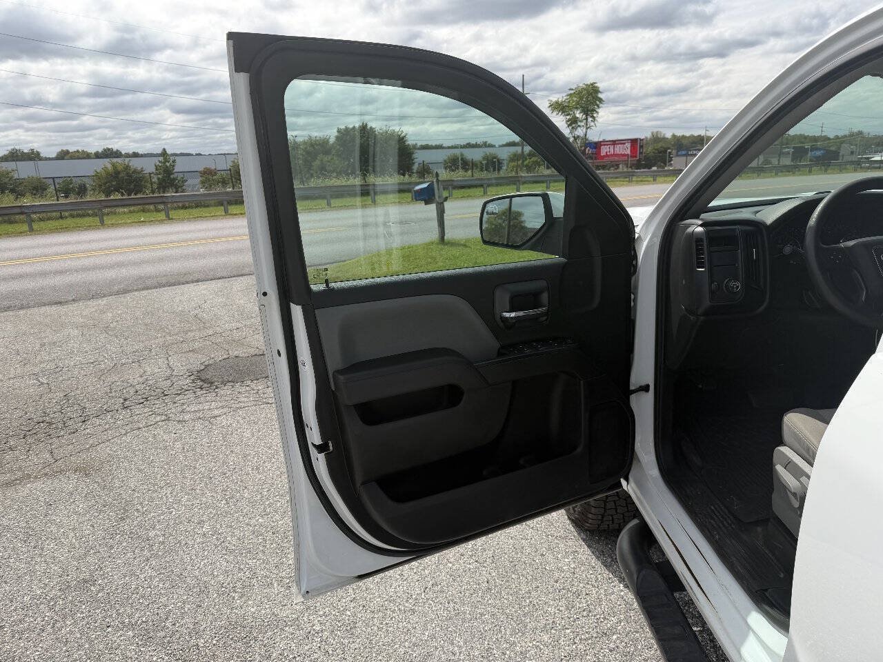 Used 2017 GMC Sierra 1500 4x4 Double Cab w/ Elevation Edition image 9