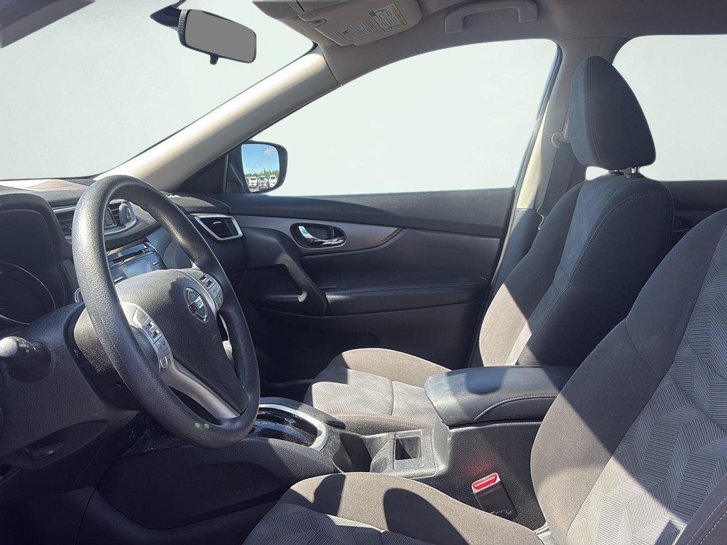Used 2016 Nissan Rogue SV AWD/4WD image 10