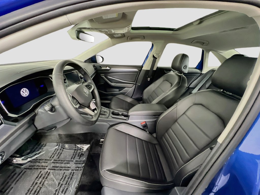 Used 2024 Volkswagen Jetta SE w/ Panoramic Sunroof Package FWD image 20