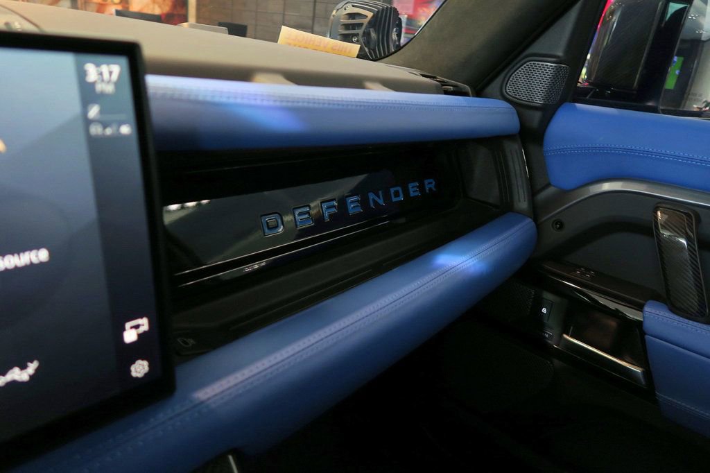 Used 2024 Land Rover Defender 110 X-Dynamic SE image 26