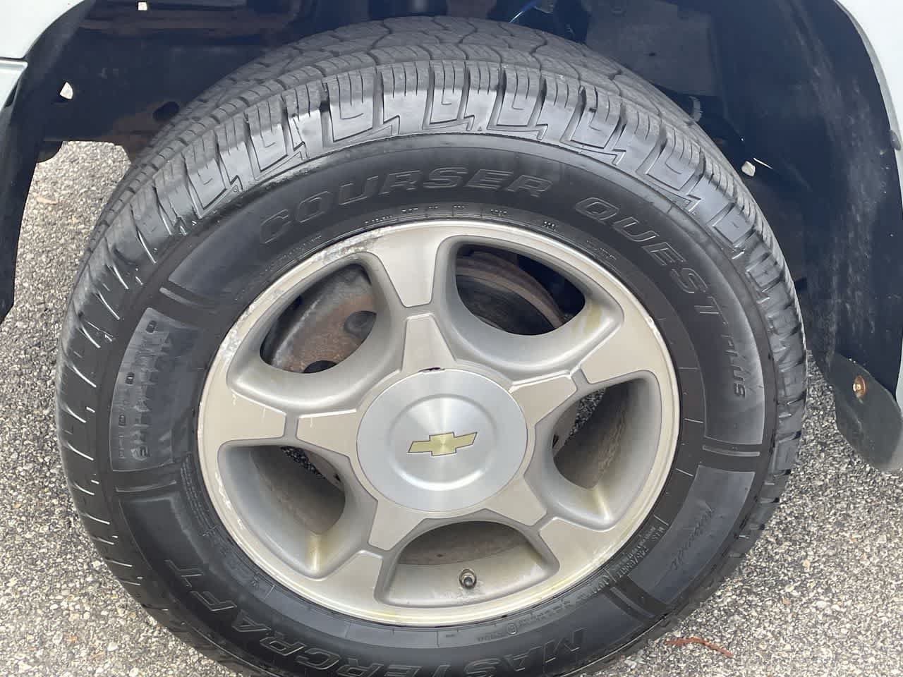 Used 2008 Chevrolet TrailBlazer LT w/ Sun And Sound Package RWD image 32