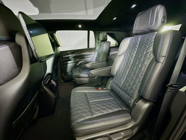 New 2025 Cadillac Escalade IQ Luxury 1 w/ Smart Trailering package image 15
