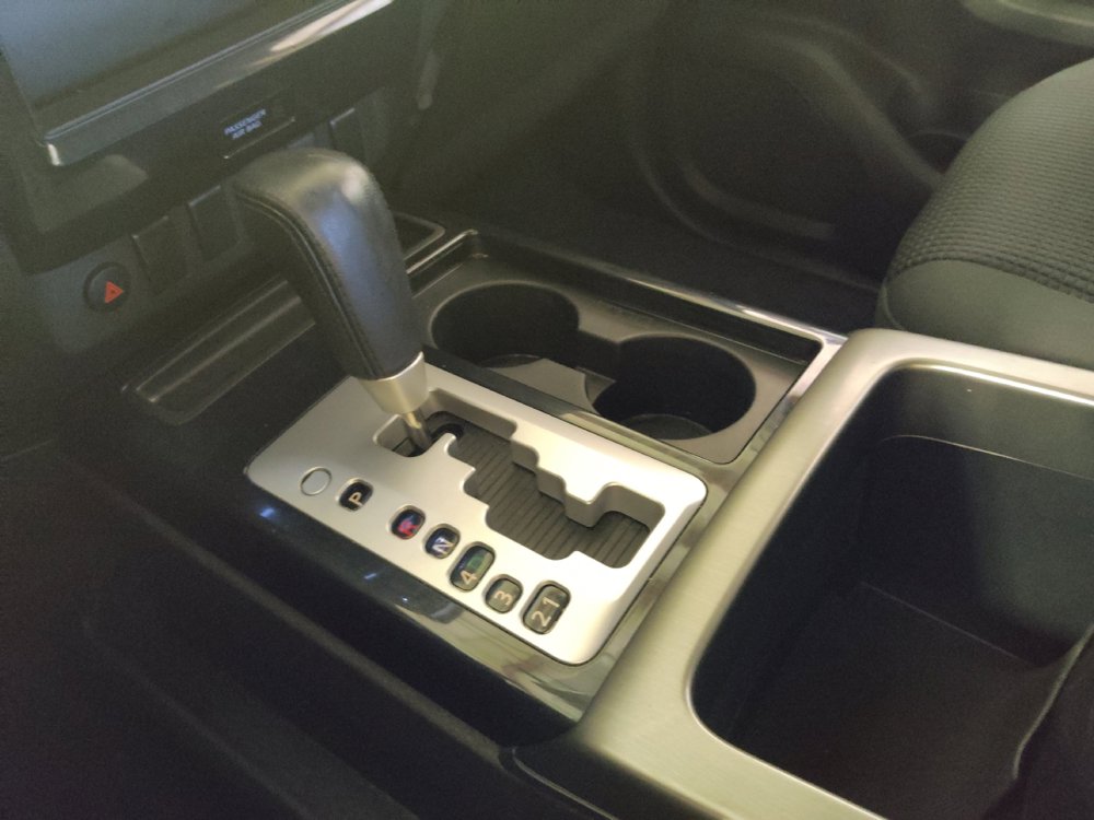 Used 2015 Nissan Titan SV w/ SV Value Truck Package RWD image 26