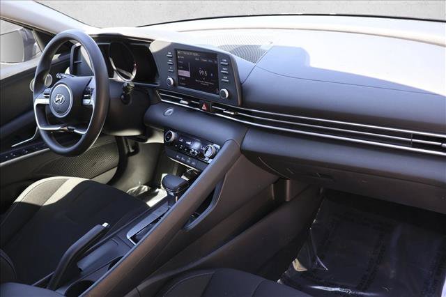 Certified 2021 Hyundai Elantra SEL FWD image 26