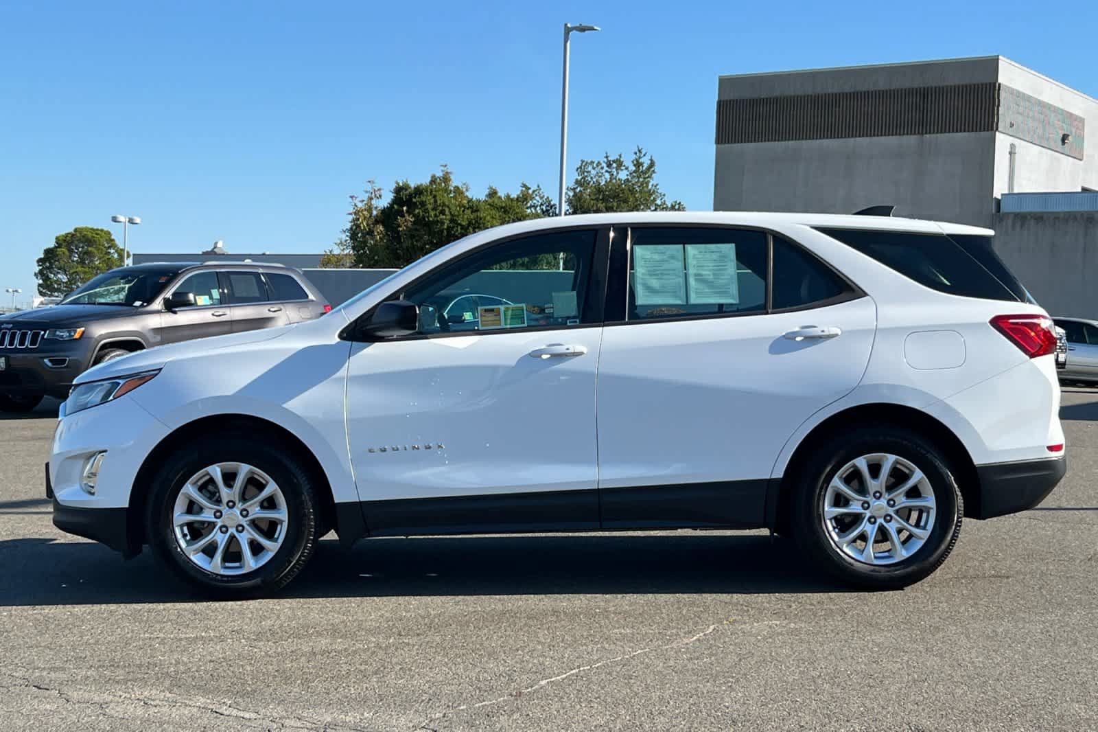 Used 2019 Chevrolet Equinox LS FWD image 9