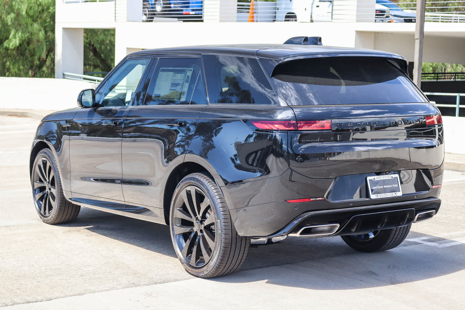 New 2026 Land Rover Range Rover Sport Dynamic SE AWD/4WD image 5