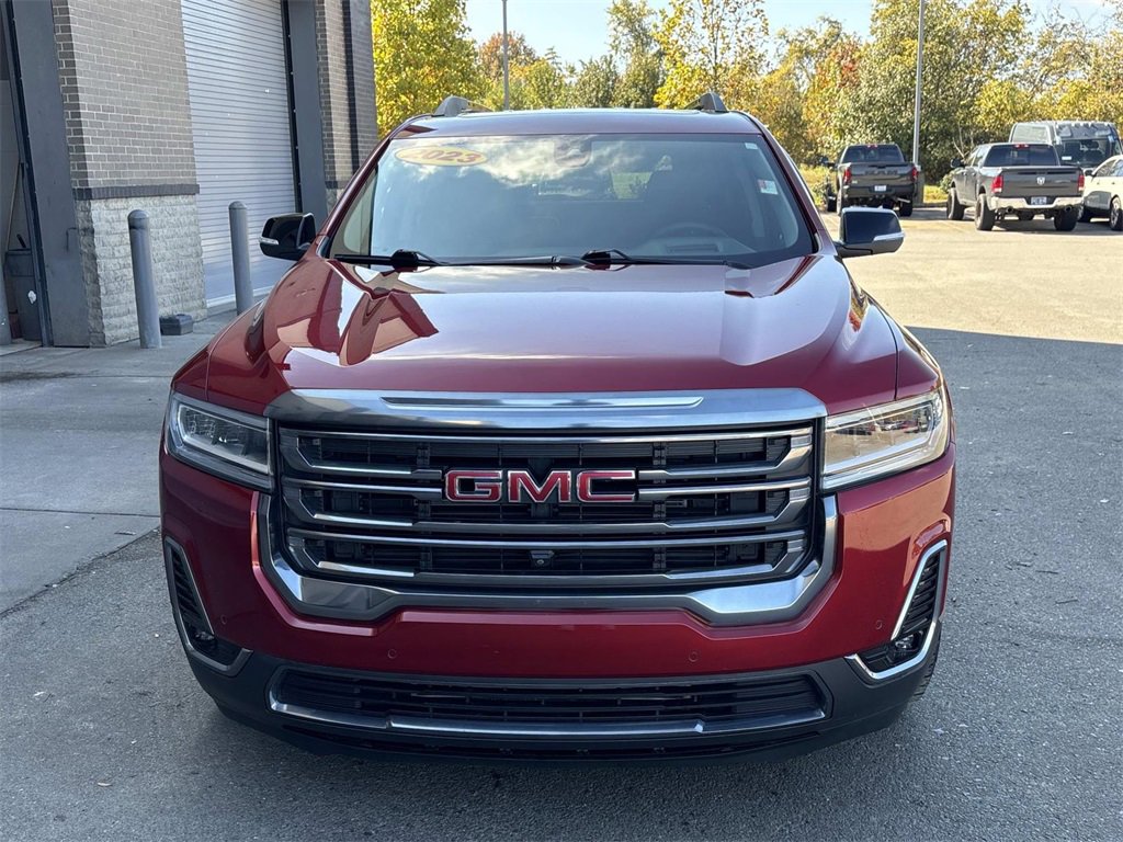 Used 2023 GMC Acadia AT4 w/ Technology Package image 2