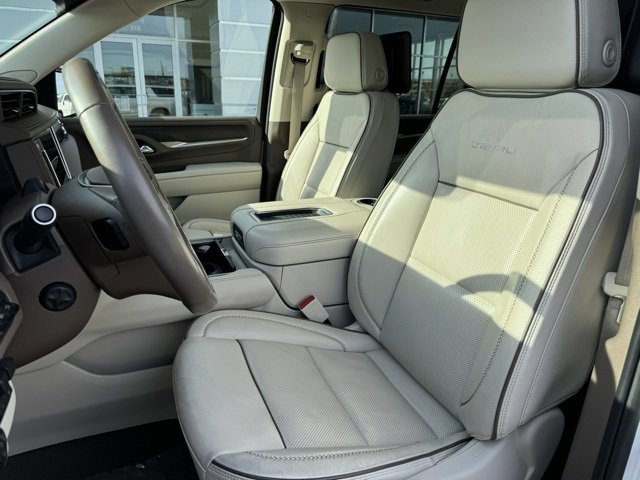 Certified 2024 GMC Yukon XL Denali w/ Denali Reserve Package image 14