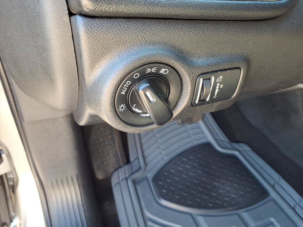 Used 2016 Dodge Dart SXT FWD image 29