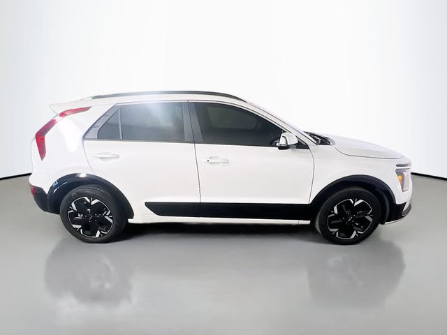 Used 2025 Kia Niro Wind w/ Wind Preserve Package FWD image 9