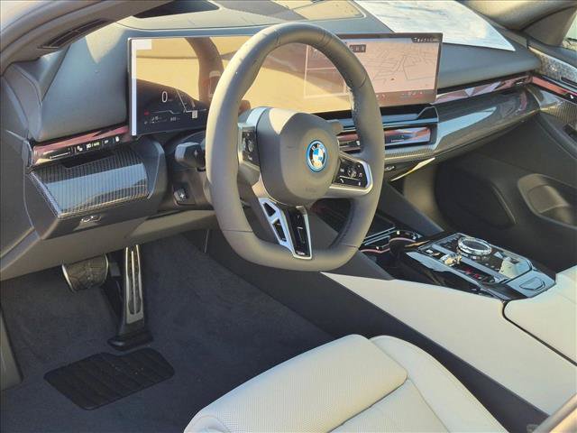 New 2027 BMW 550e xDrive w/ Executive Package AWD/4WD image 3
