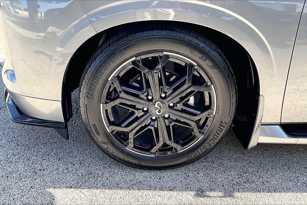 Used 2026 INFINITI QX80 4WD w/ Sport Exterior Package image 10