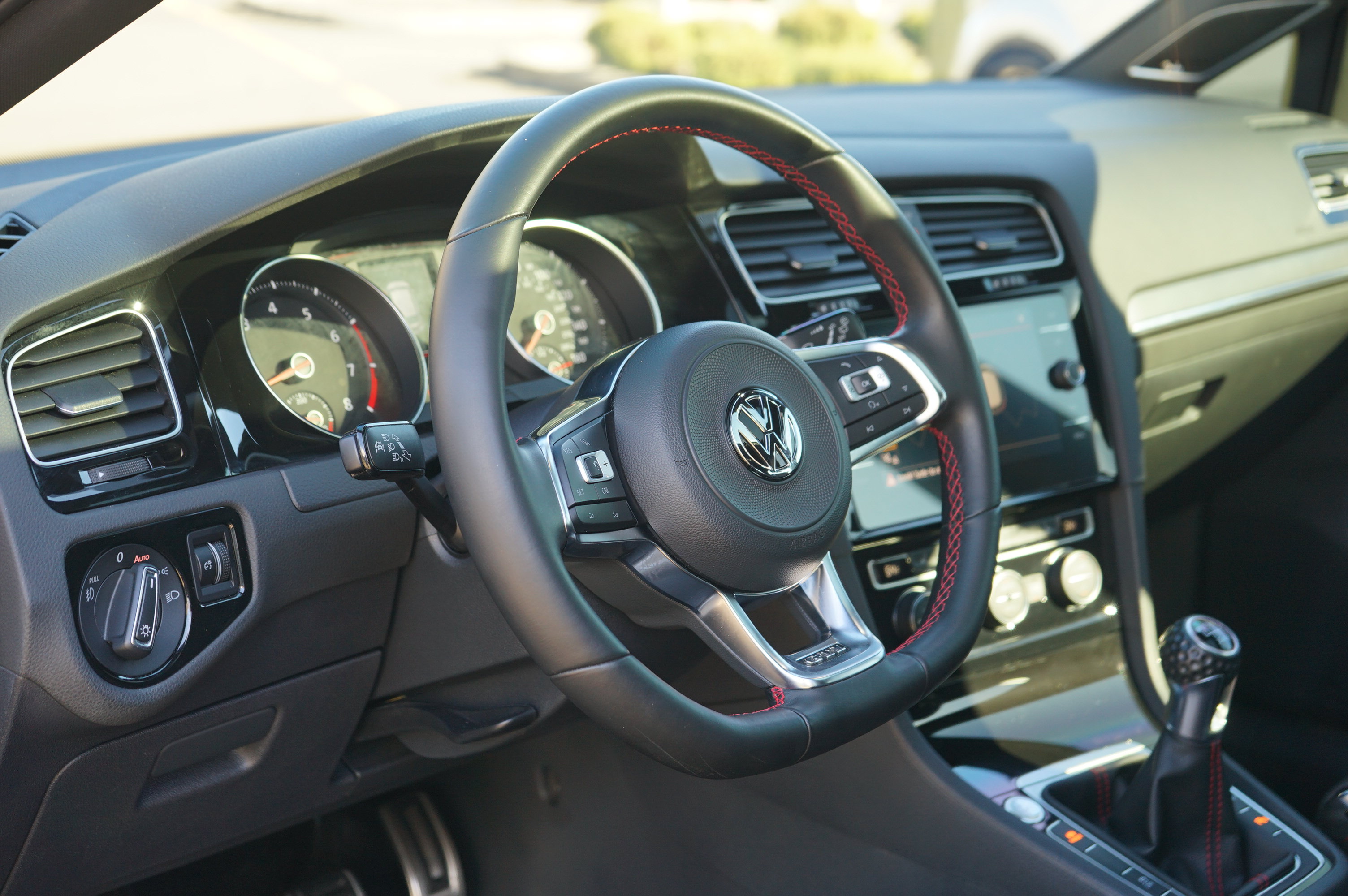 Used 2018 Volkswagen GTI Autobahn FWD image 13