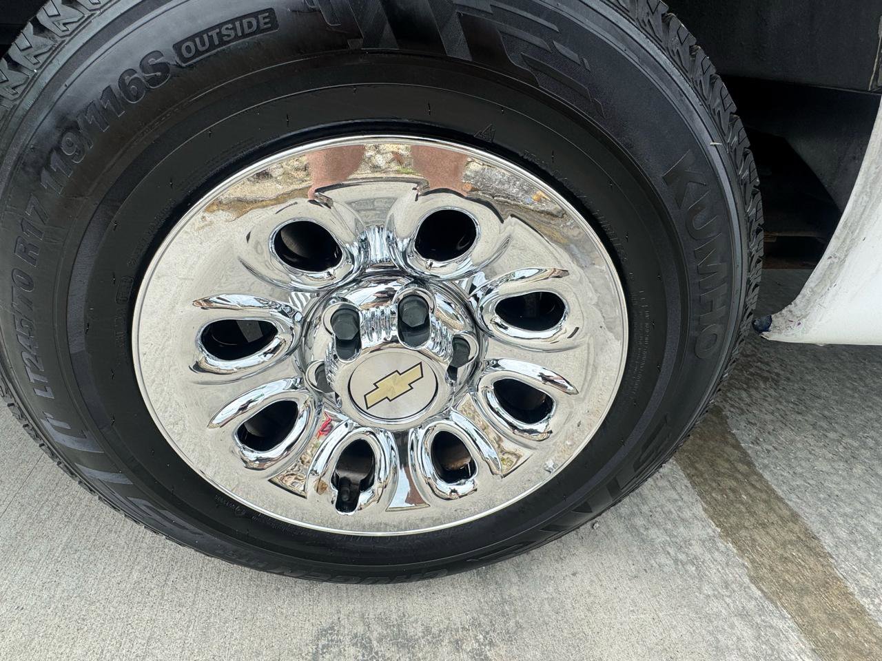 Used 2010 Chevrolet Express 1500 RWD image 17