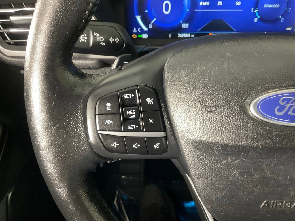 Used 2020 Ford Escape Titanium image 23