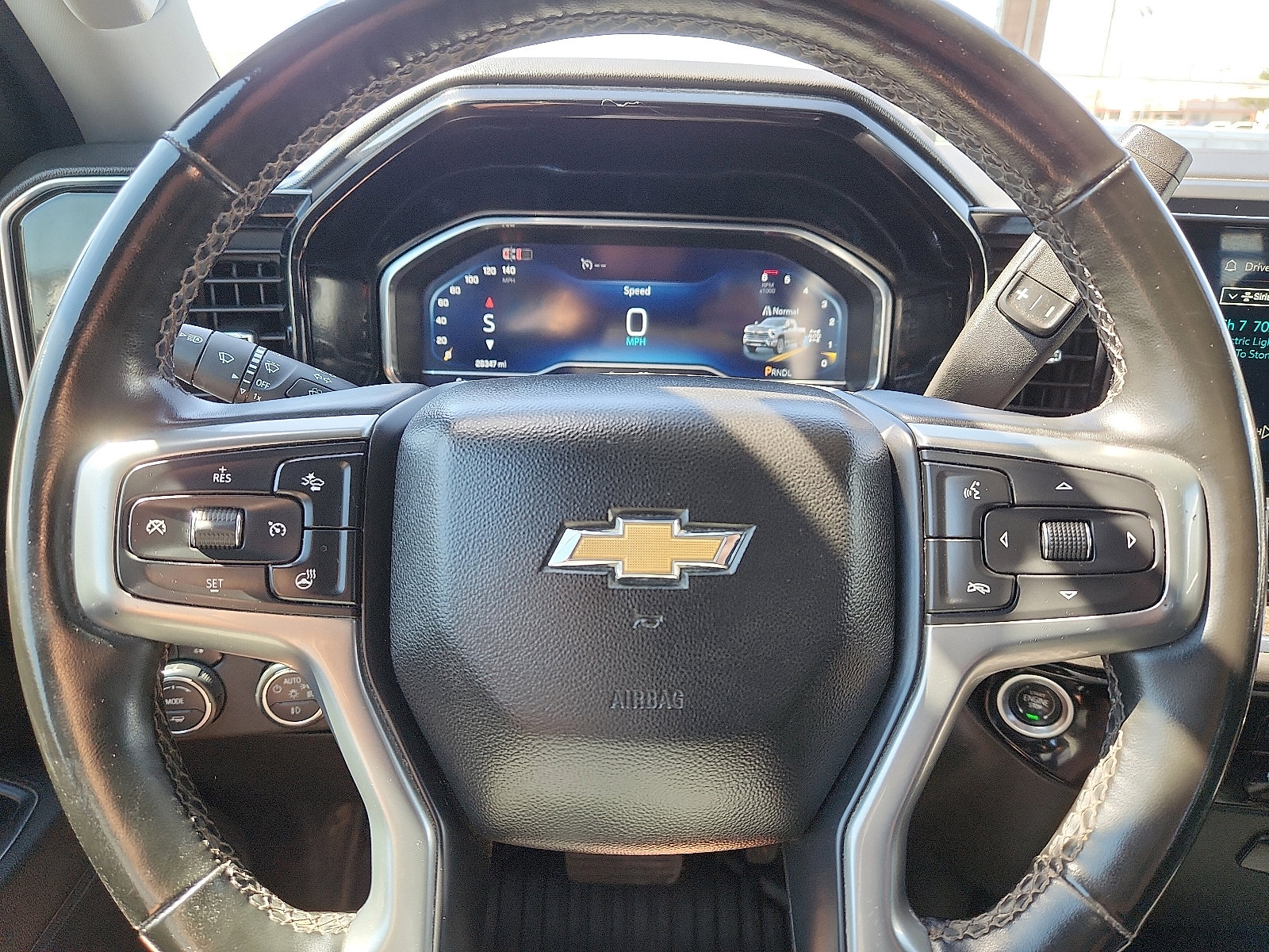 Used 2024 Chevrolet Silverado 2500 LT w/ Convenience Package image 15