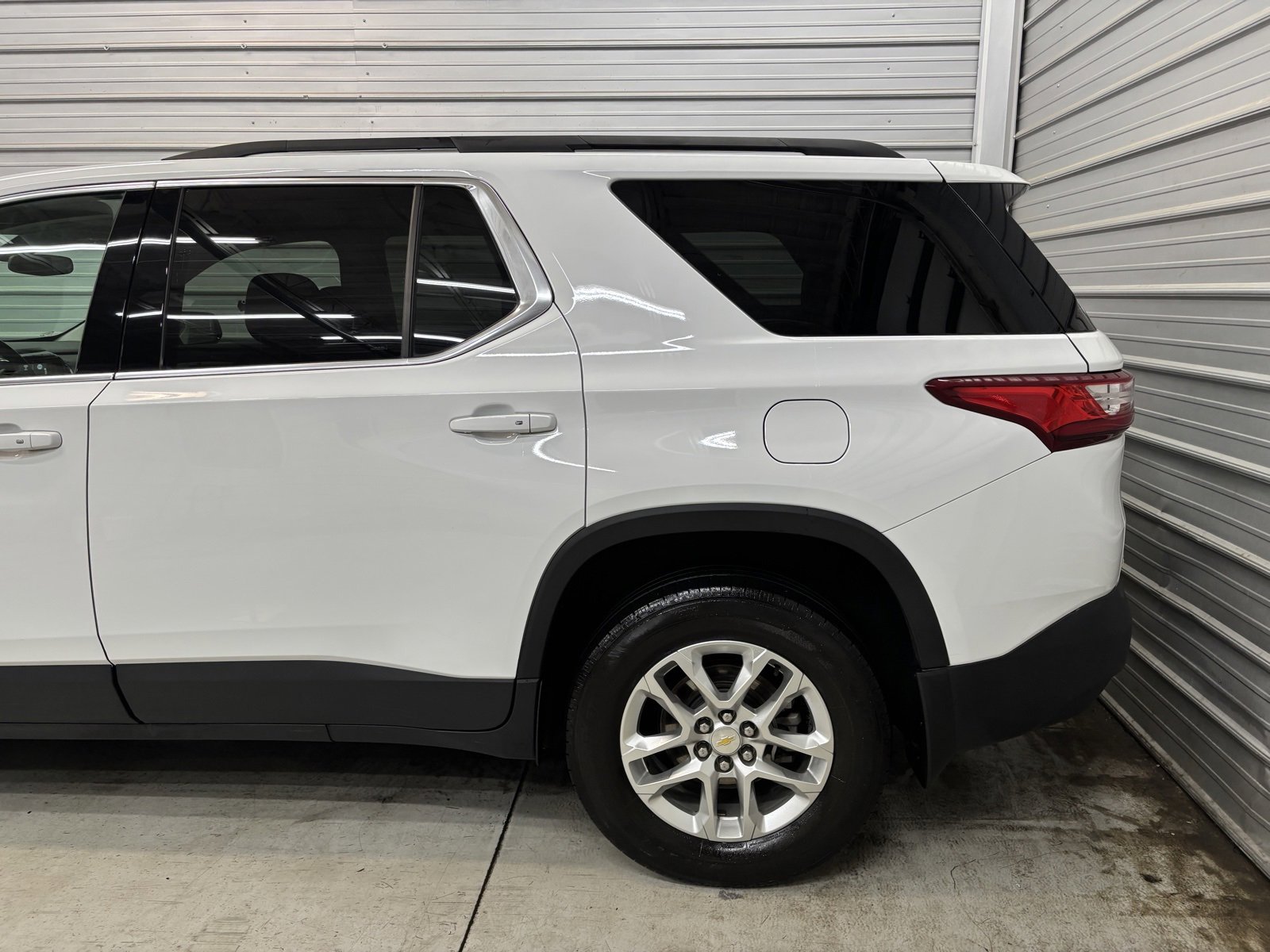 Used 2021 Chevrolet Traverse LT image 5