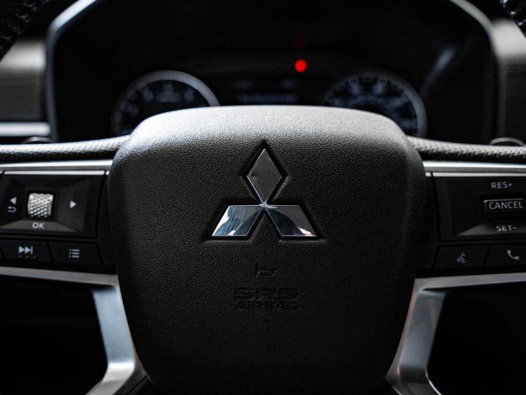 Used 2024 Mitsubishi Outlander SE image 30