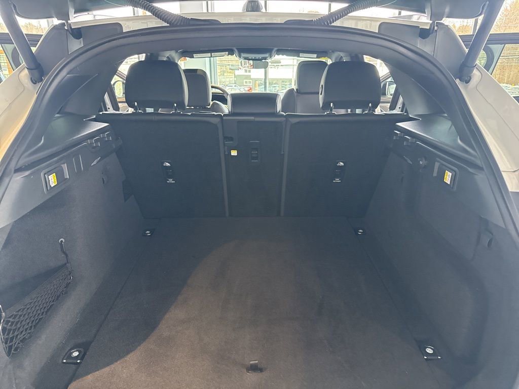 Used 2025 Jaguar F-PACE R-Dynamic S image 29