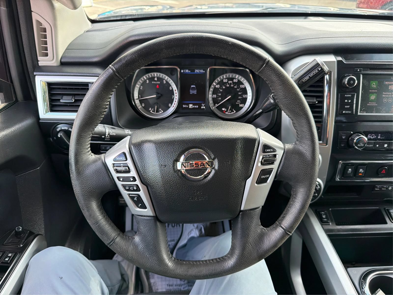 Used 2019 Nissan Titan SV w/ SV Convenience Package AWD/4WD image 15