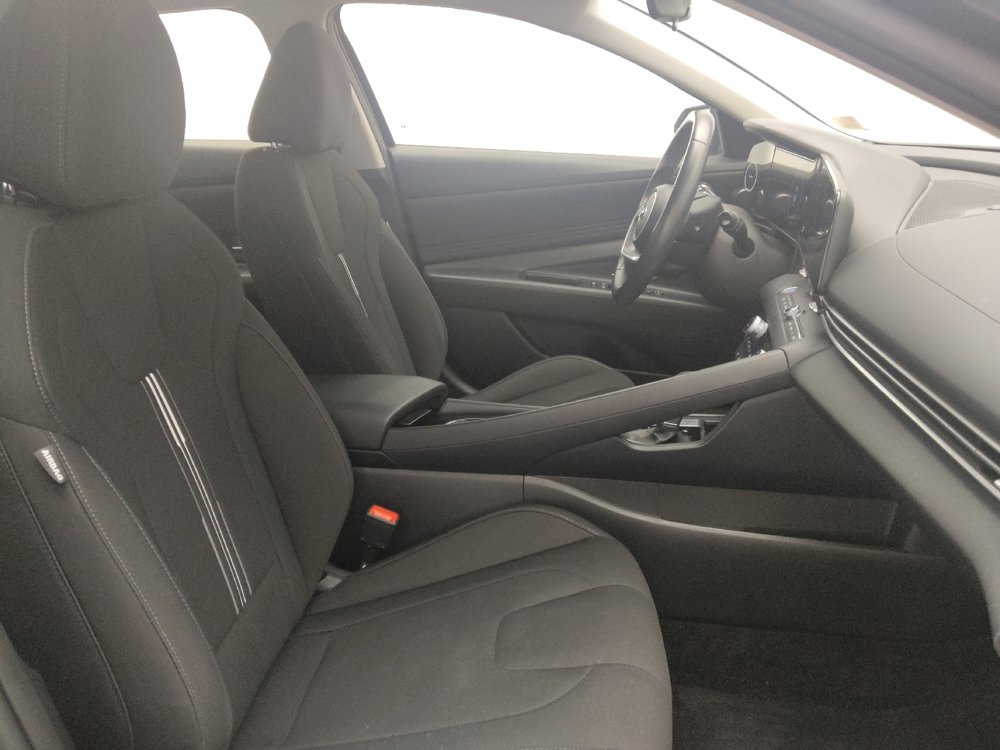 Used 2023 Hyundai Elantra SEL w/ Convenience Package image 21