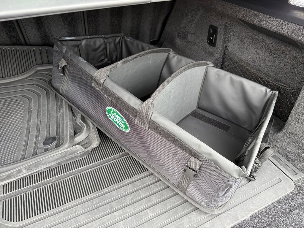 Used 2025 Land Rover Range Rover SE AWD/4WD image 38