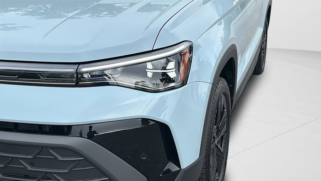 New 2026 Volkswagen Taos SE image 9