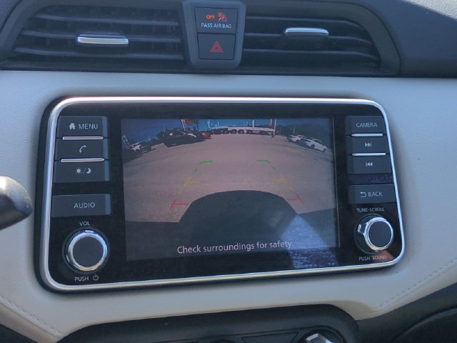 Used 2021 Nissan Versa SV FWD image 23