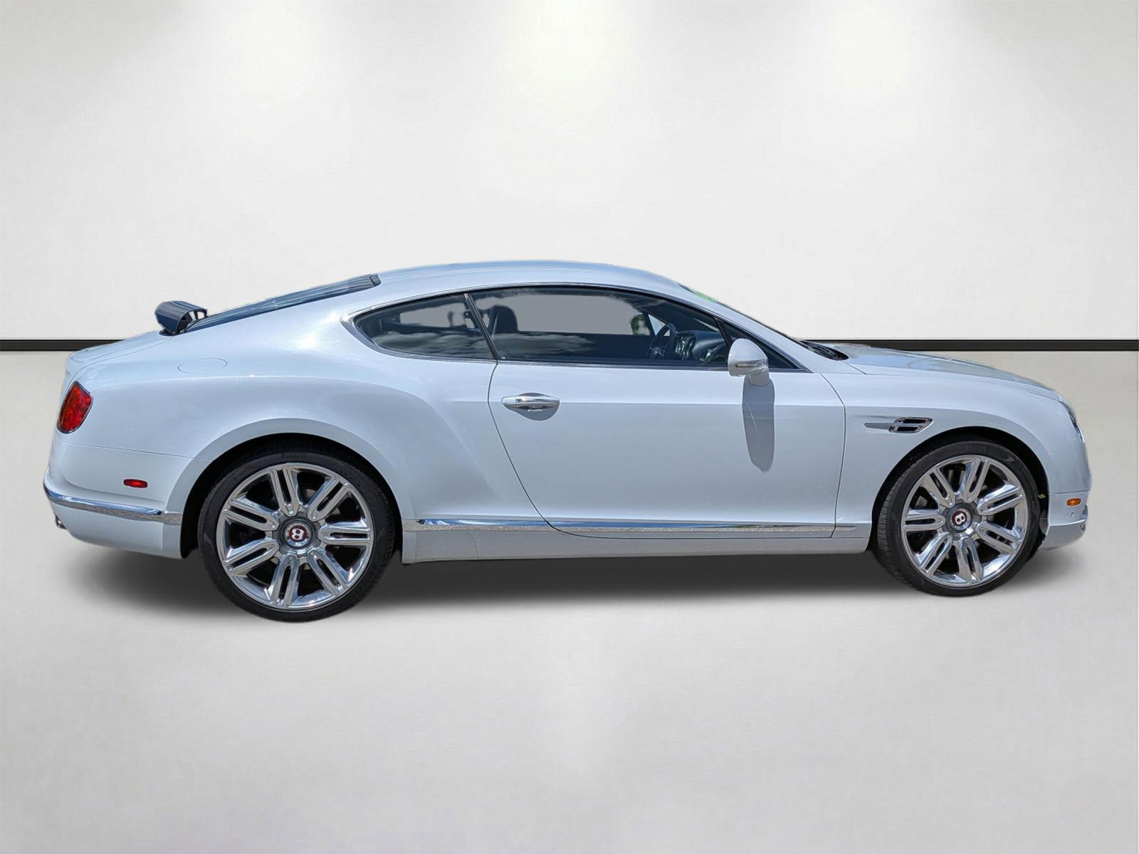 Used 2016 Bentley Continental GT image 3