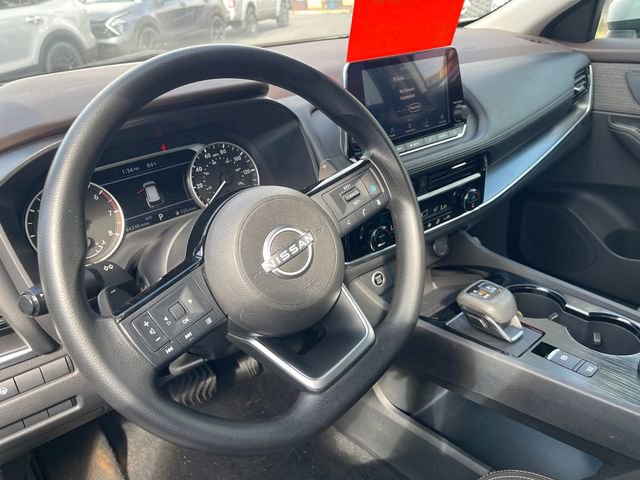 Used 2022 Nissan Rogue SV AWD/4WD image 16