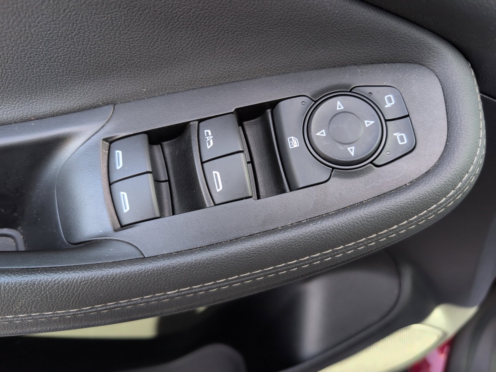 Used 2023 Buick Encore GX Preferred w/ Cold Weather Comfort Package image 13