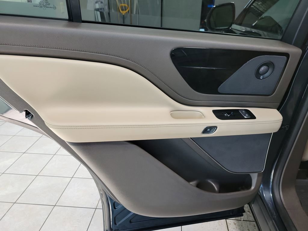 Used 2024 Lincoln Aviator Reserve w/ Elements Package Plus image 33