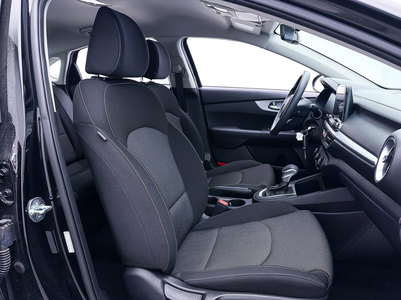 Used 2022 Kia Forte LXS FWD image 27
