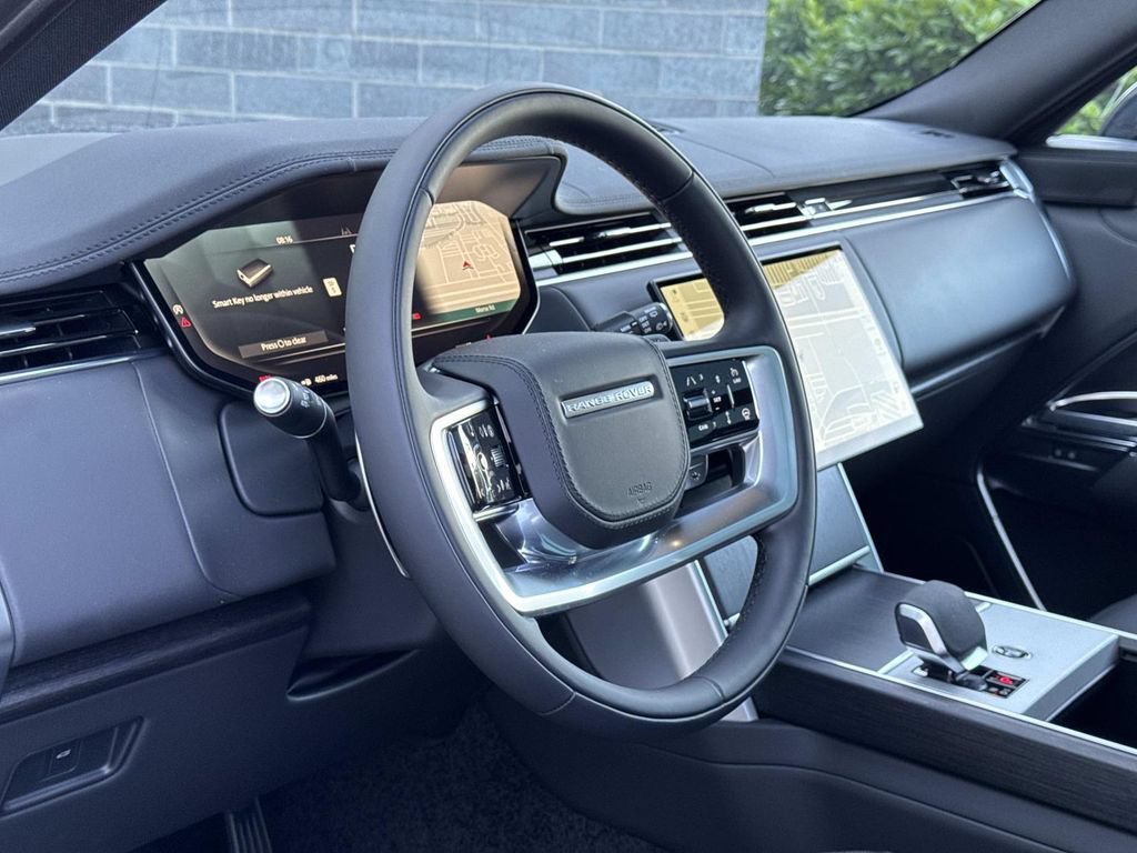 New 2026 Land Rover Range Rover Long Wheelbase SE AWD/4WD image 23