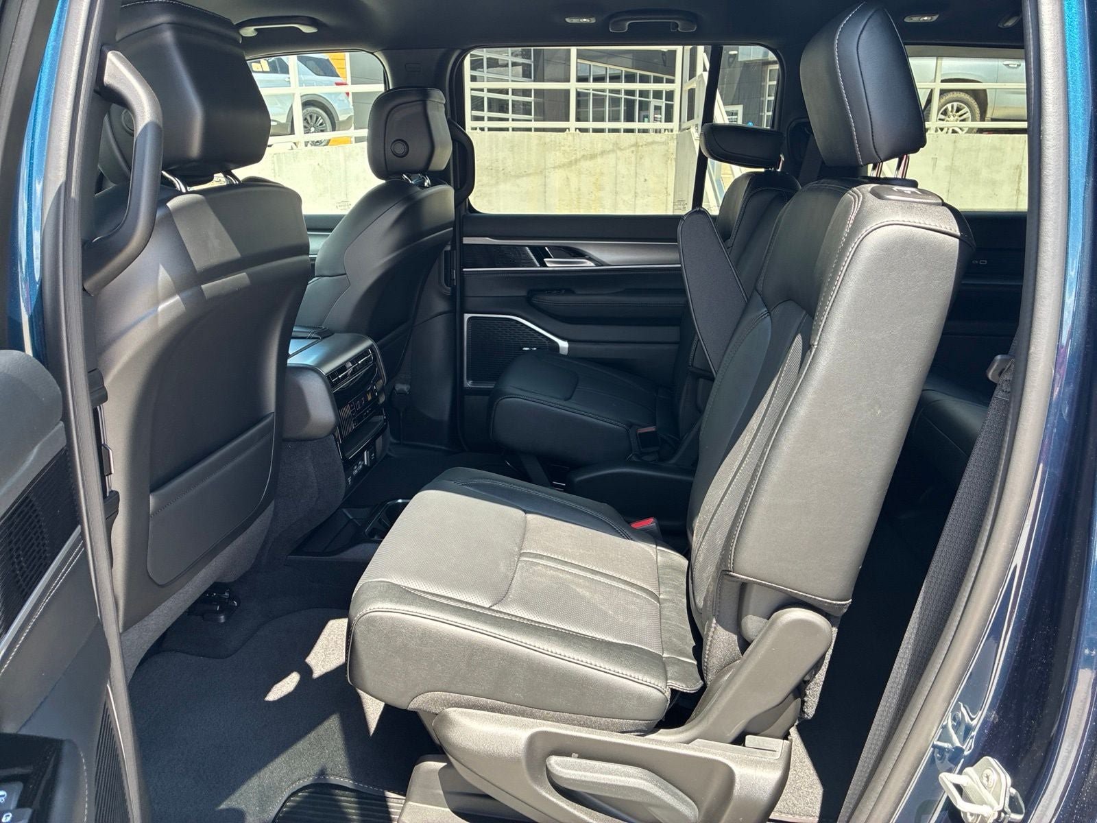 New 2026 Jeep Grand Wagoneer L Limited AWD/4WD image 17