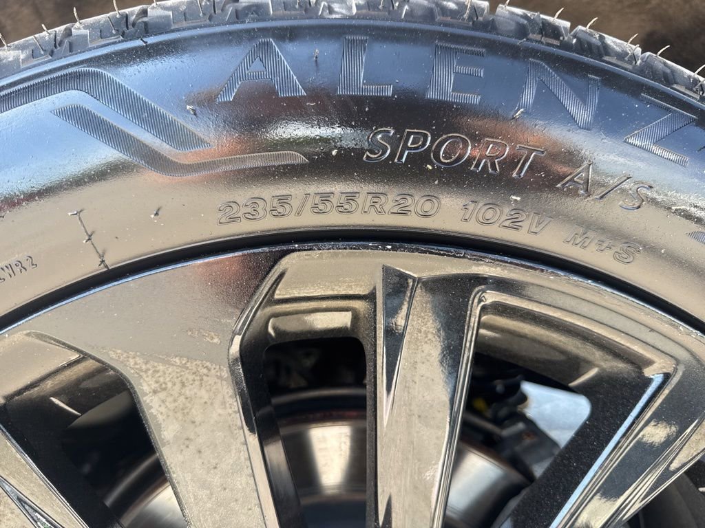Used 2025 Toyota Highlander Limited image 29